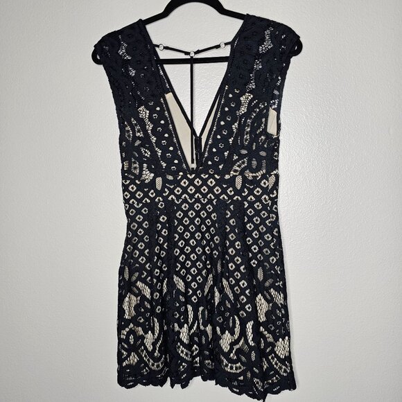 Free People 4 Mini Dress Black Lace Overlay Boho Going Out Event Babydoll V Neck - Picture 4 of 7
